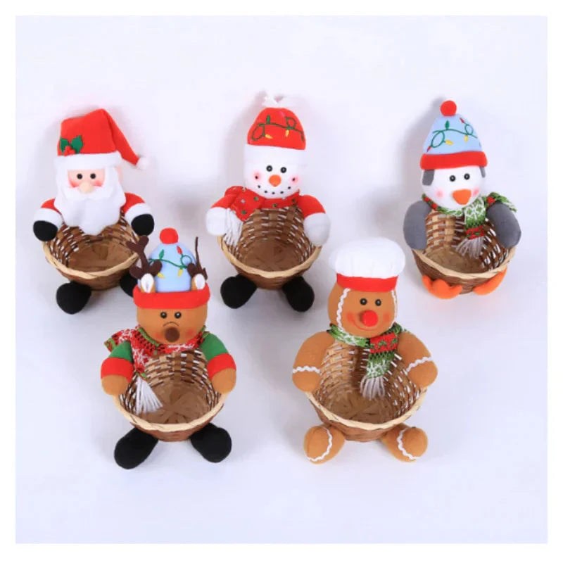 Panier en osier Noël décoratif avec motifs festifs, idéal pour présenter des cadeaux ou des décorations de saison.