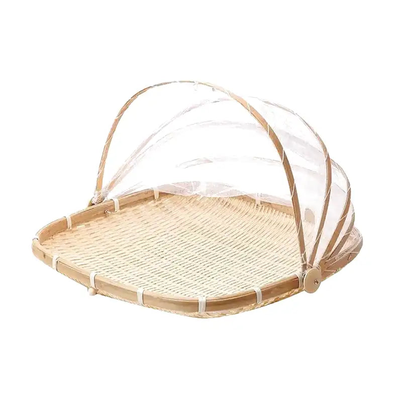 Panier en osier avec cloche protectrice