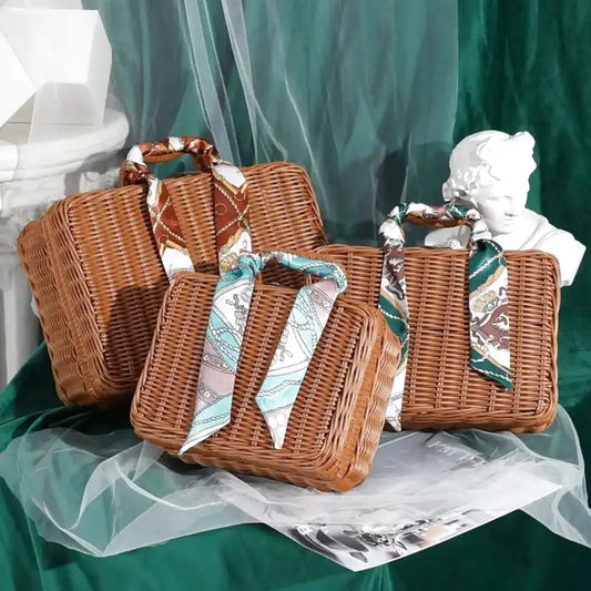 Panier déco en osier avec anse foulard