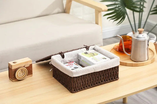 Panier en osier marron avec doublure beige – rangement accessoires maison