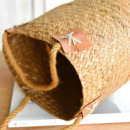 Petit panier à linge en osier avec anses étoile