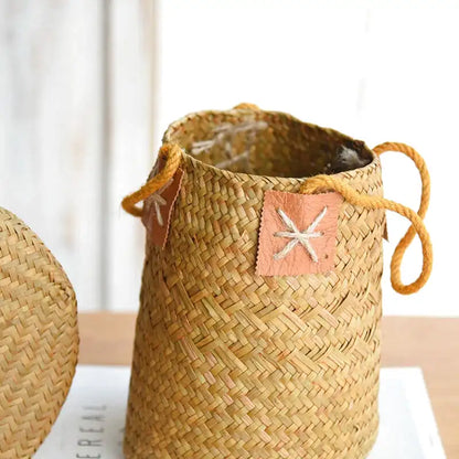 Petit panier à linge en osier avec anses étoile